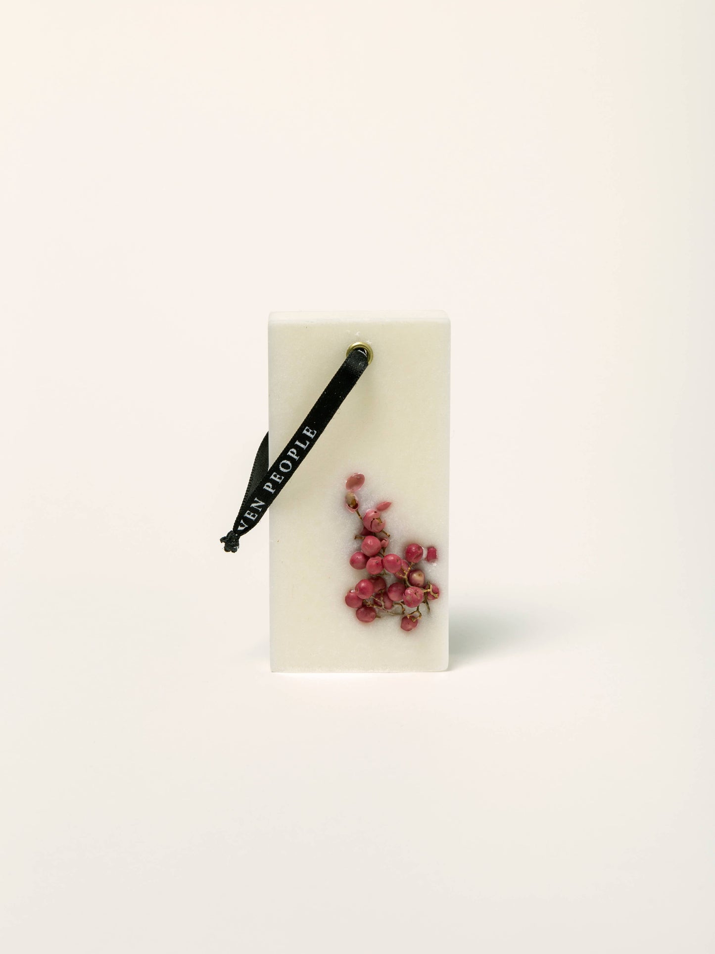 05 Blackcurrant, Birch and Oakmoss Closet Wax Bar Freshener