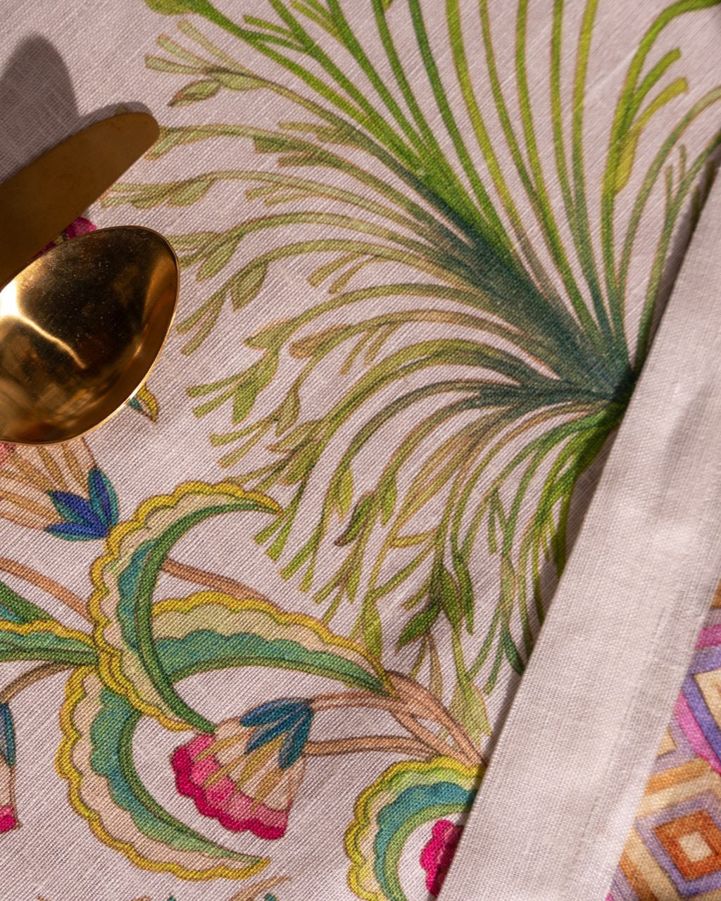 Papyro Linen Tablecloth